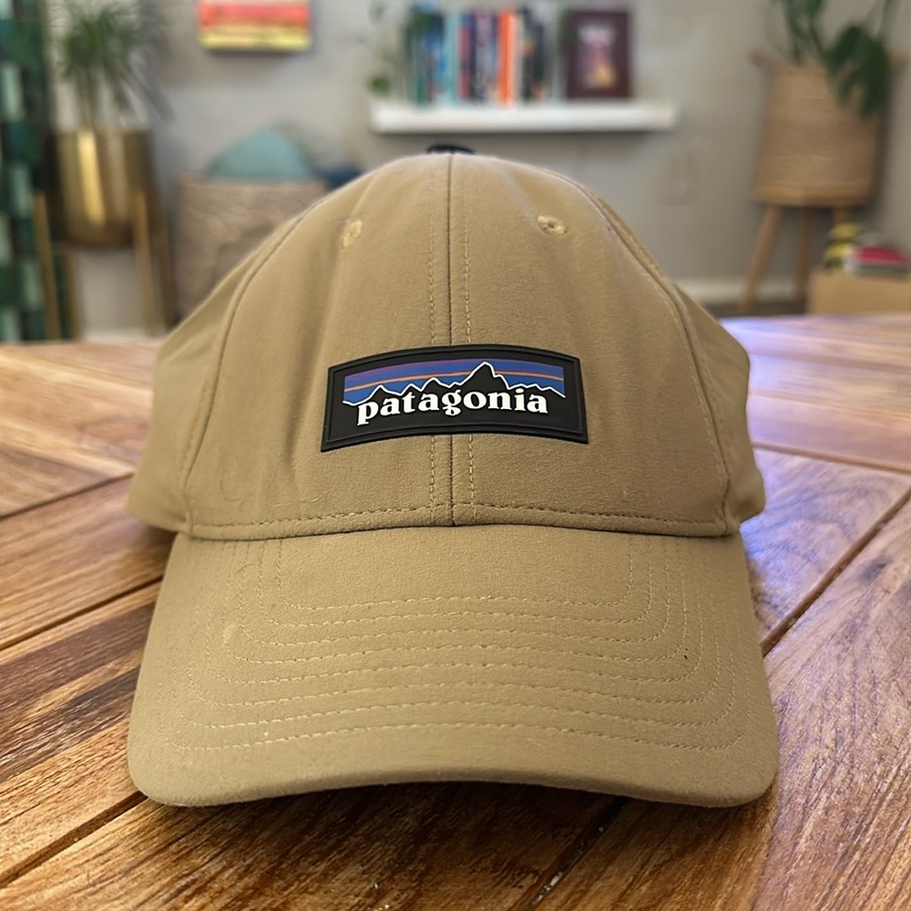 Patagonia P-6 Logo Channel
Watcher Cap Ash Tan